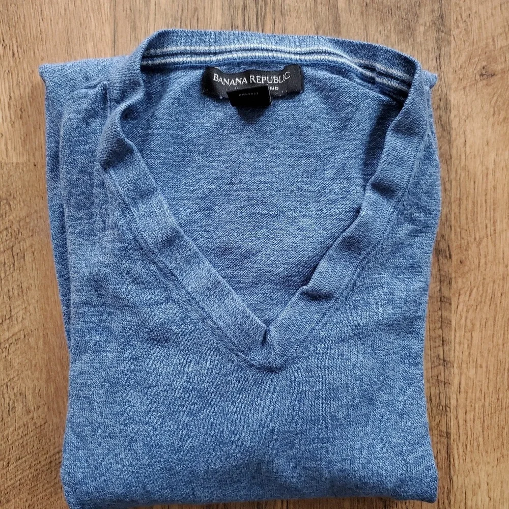 Banana Republic Unisex Blue Cashmere Silk Blend Lightweight V neck Sweater‎ Size